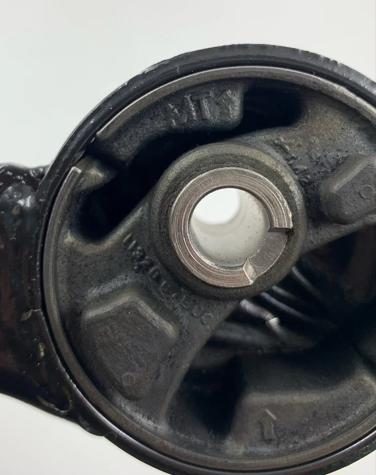 New MT Rear engine mount/insulator for Nissan Pao/Be-1/Micra/March