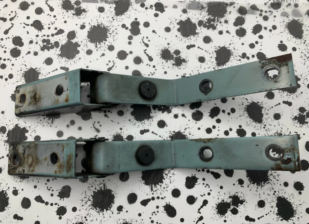 Pao bonnet/hood hinge, used