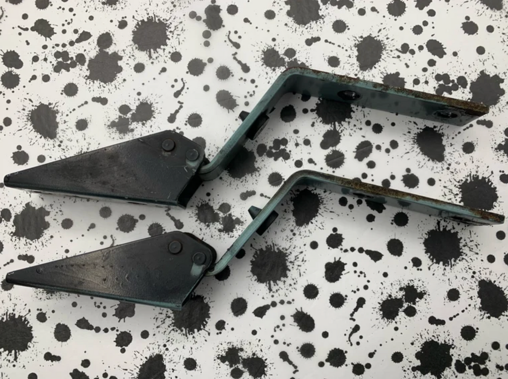 Pao bonnet/hood hinge, used