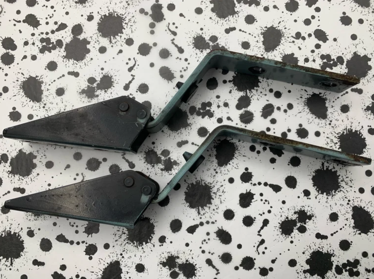 Pao bonnet/hood hinge, used