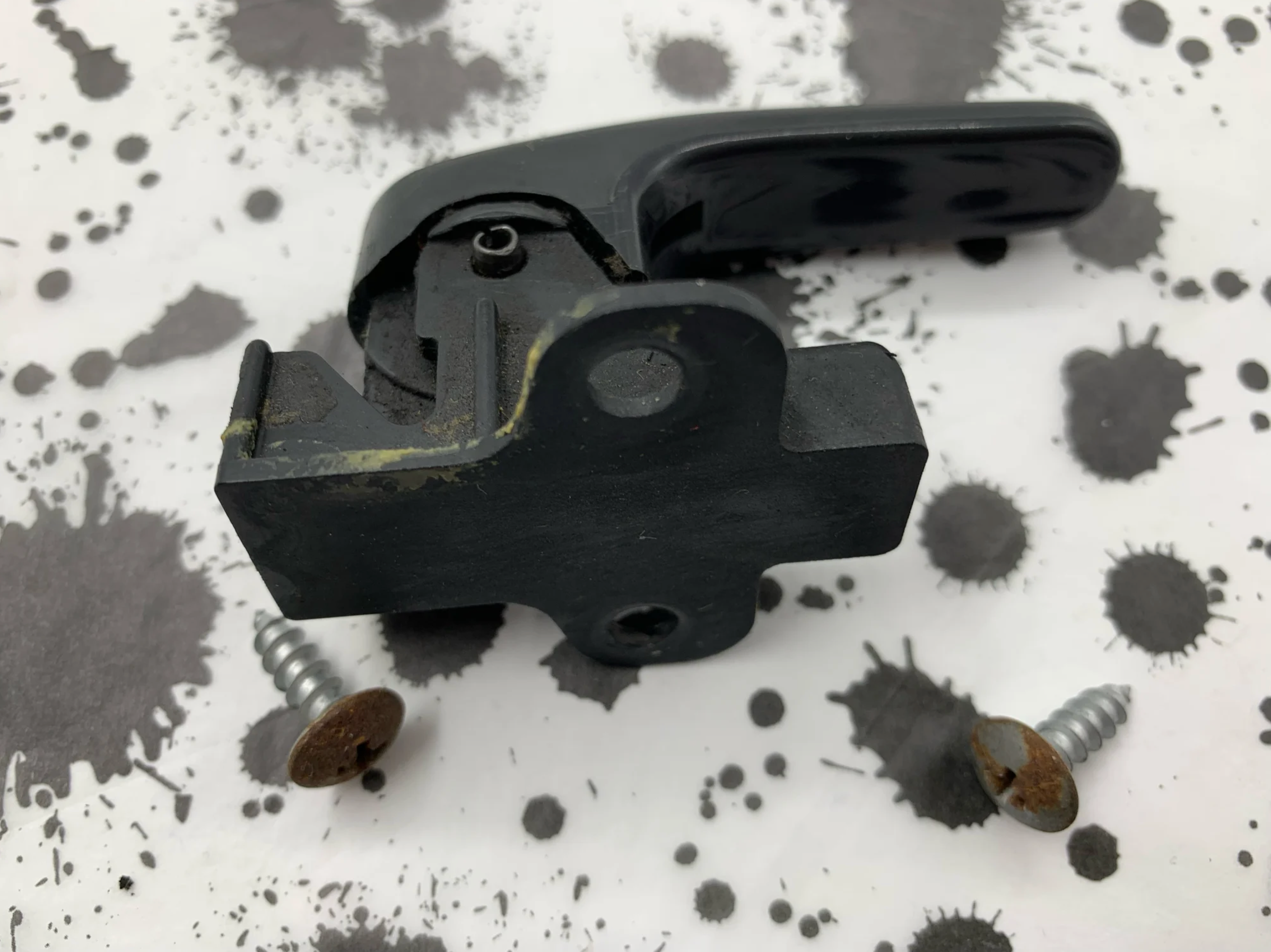 Black door handle for ivory Nissan Pao, used