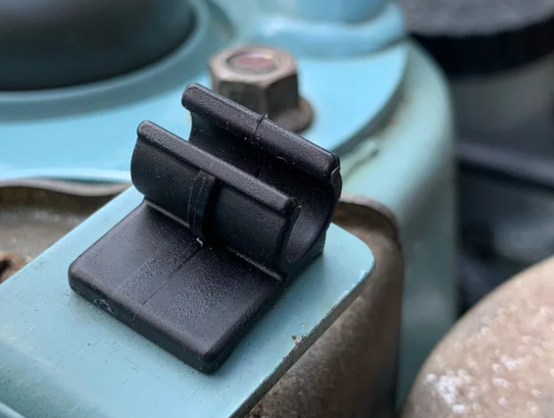 New Nissan Pao bonnet/hood stay holder