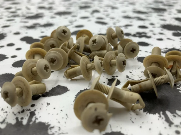 USED Pao interior screw fixings