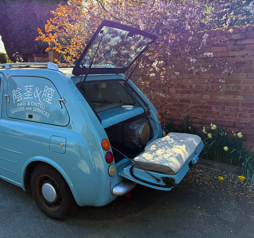 New: Pao Cushioned Tailgate Seat