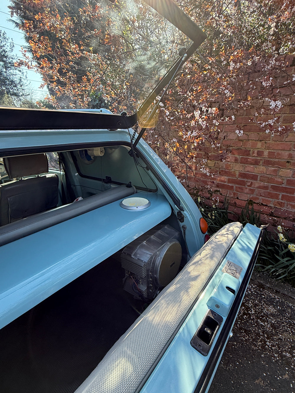 New: Pao Cushioned Tailgate Seat