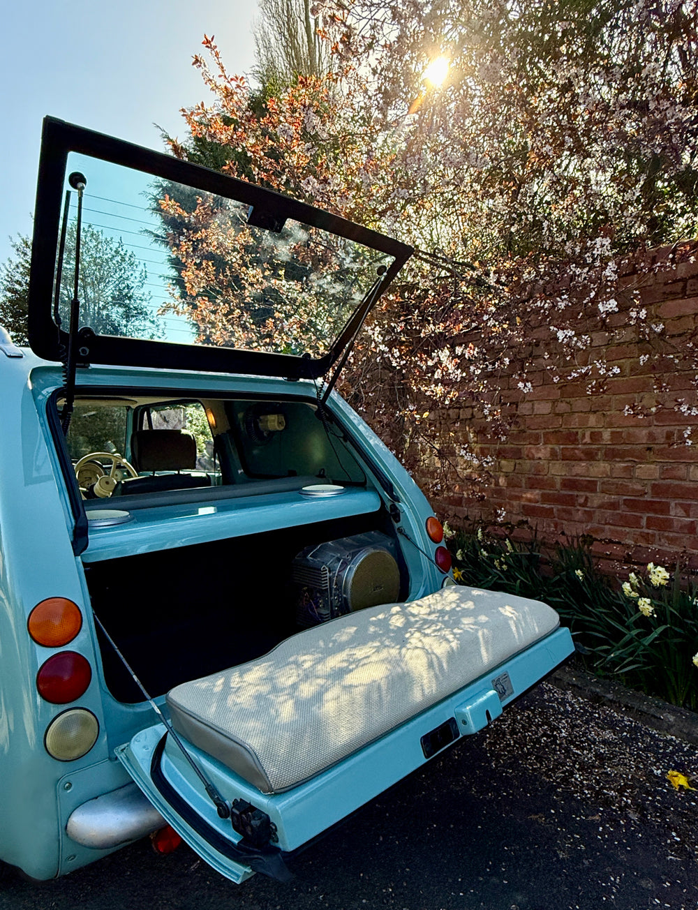 New: Pao Cushioned Tailgate Seat