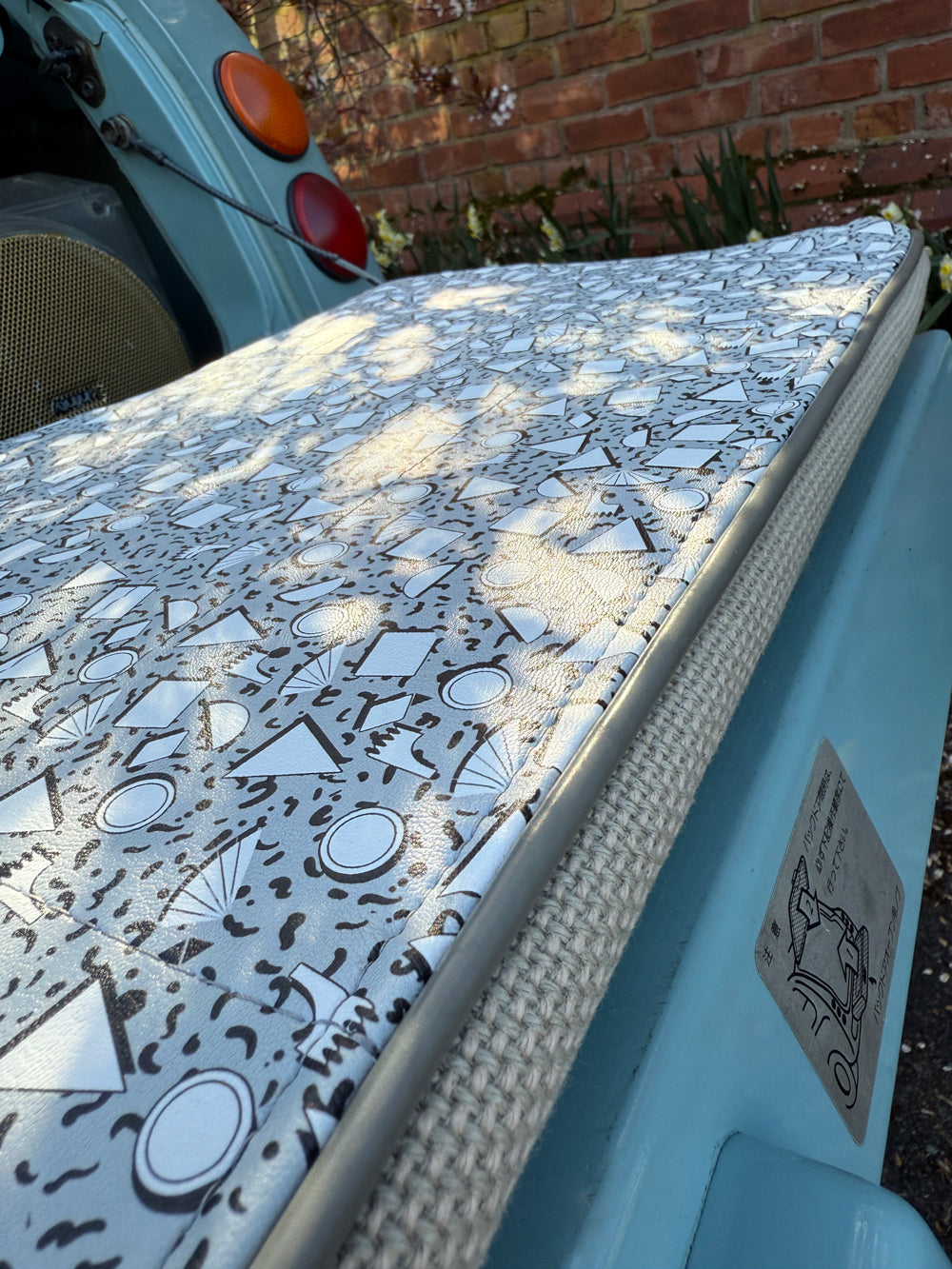 New: Pao Cushioned Tailgate Seat